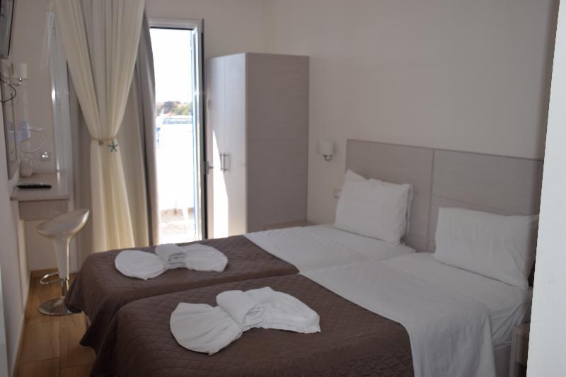Kyma Hotel Loutro Exterior photo